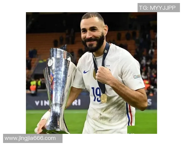 本泽马的传奇之路:从少年天才到世界足球巨星的辉煌历程 本泽马的传奇之路:从少年天才到世界足球巨星的辉煌历程