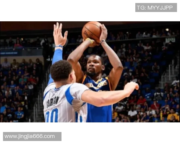 杜兰特与格里芬的巅峰对决谁能在赛场上书写传奇篇章