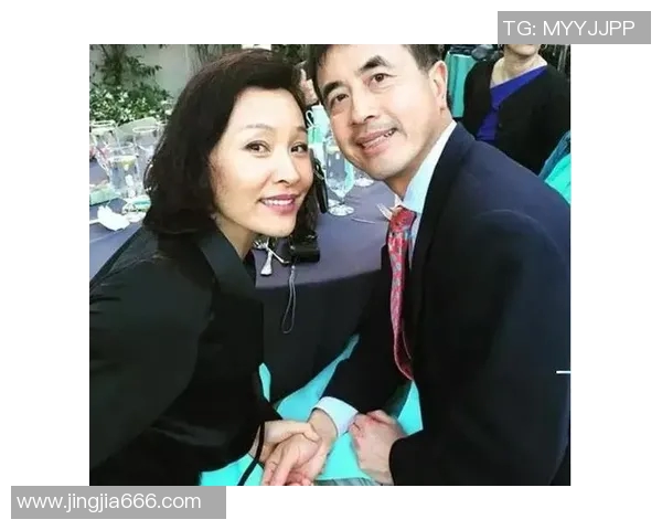 劳塔罗爆料恋情：曝光与女友甜蜜合照